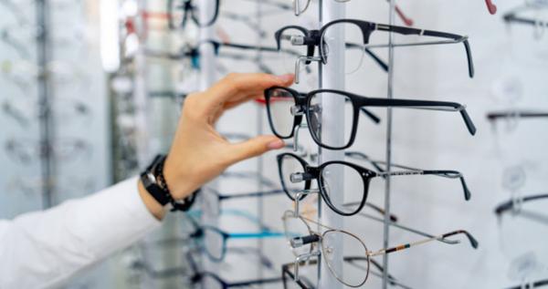 واردات عینک طبی